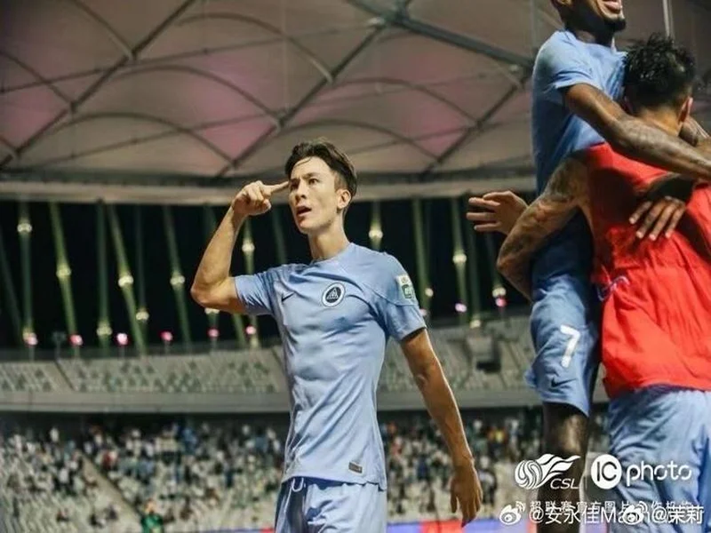 亚预赛出线关键战!中国香港vs新加坡首发:安永佳、陈晋一领衔